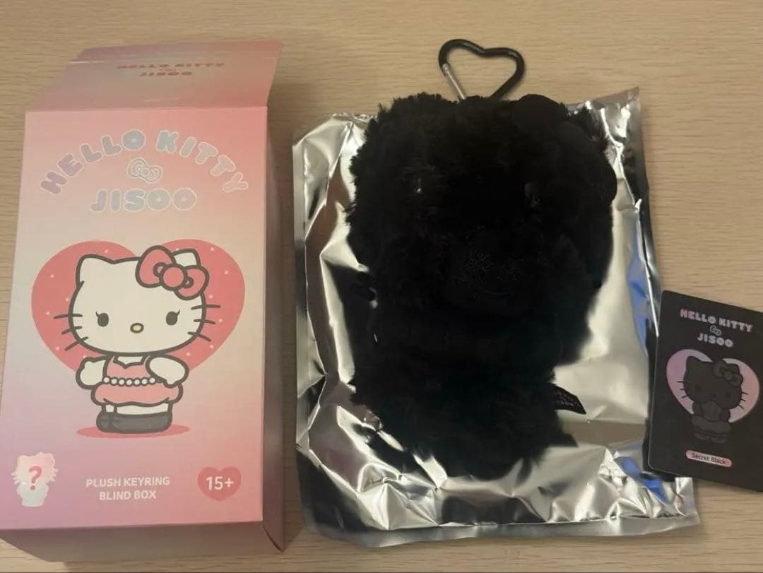 BLACKPINK JISOO ジス ハローキティ コラボ シークレットブラック