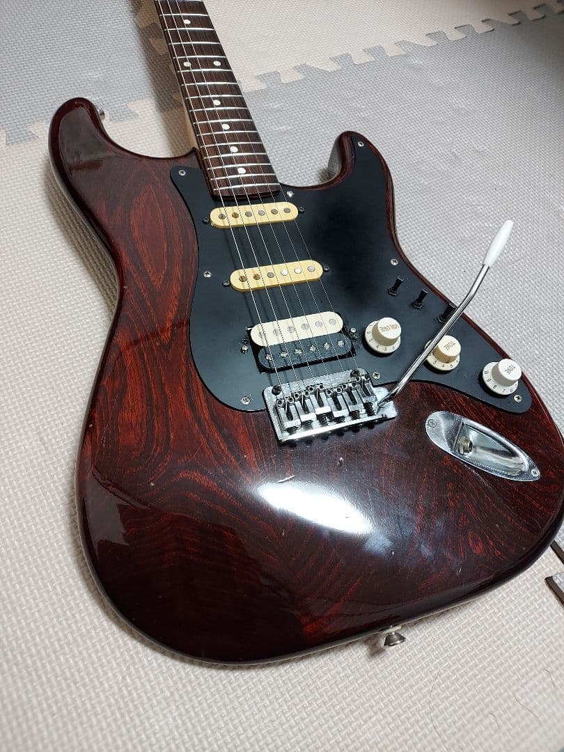 ビルローレンス　ストラトタイプ　Mod アッシュボディ　SSH