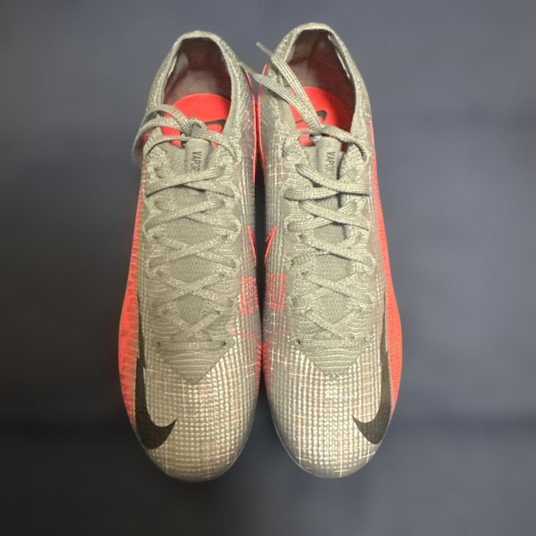 Nike サッカーシューズ スパイク グレー/レッド