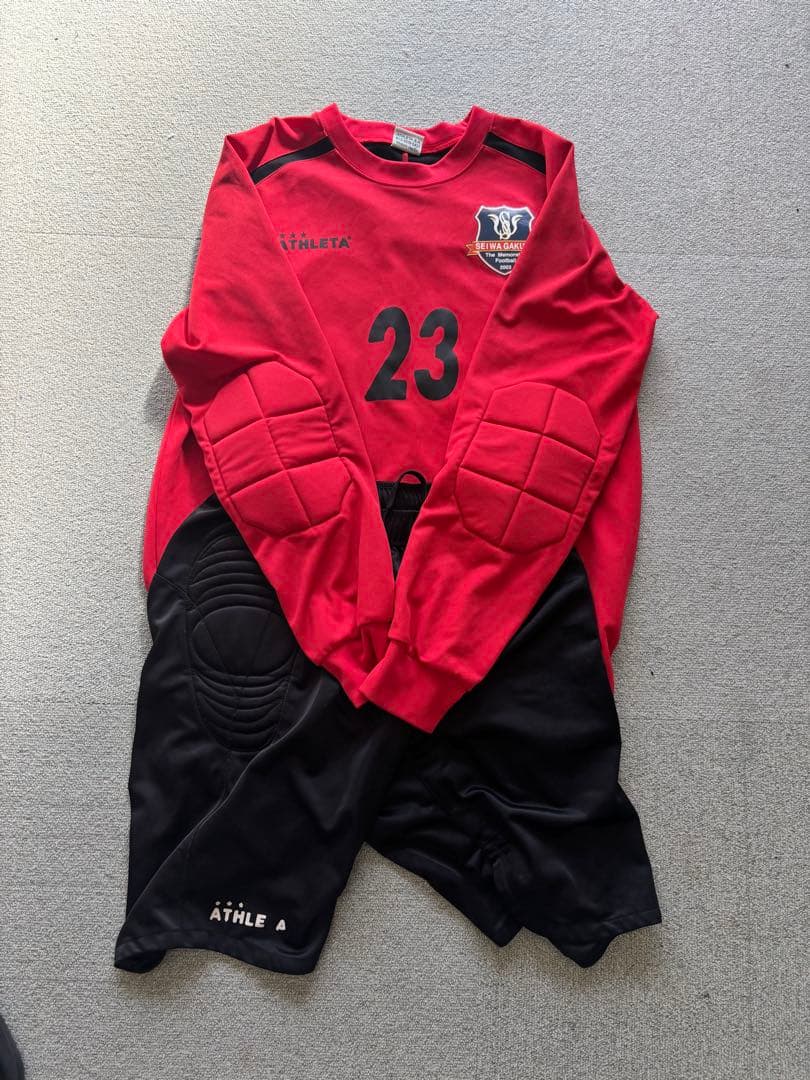 ATHLETA 聖和学園ゴールキーパーユニホームセット赤緑