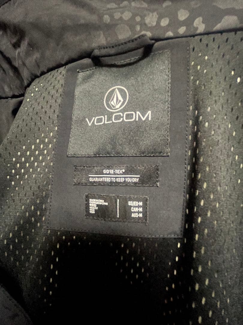 週末までお値下げ　VOLCOM GORE-TEX 黒ジャケット