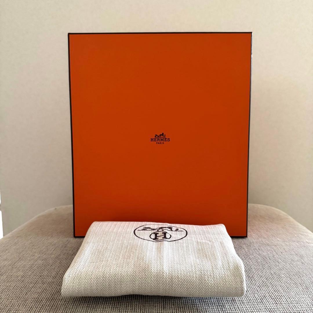 HERMES ギフトボックス とピコタン保存袋