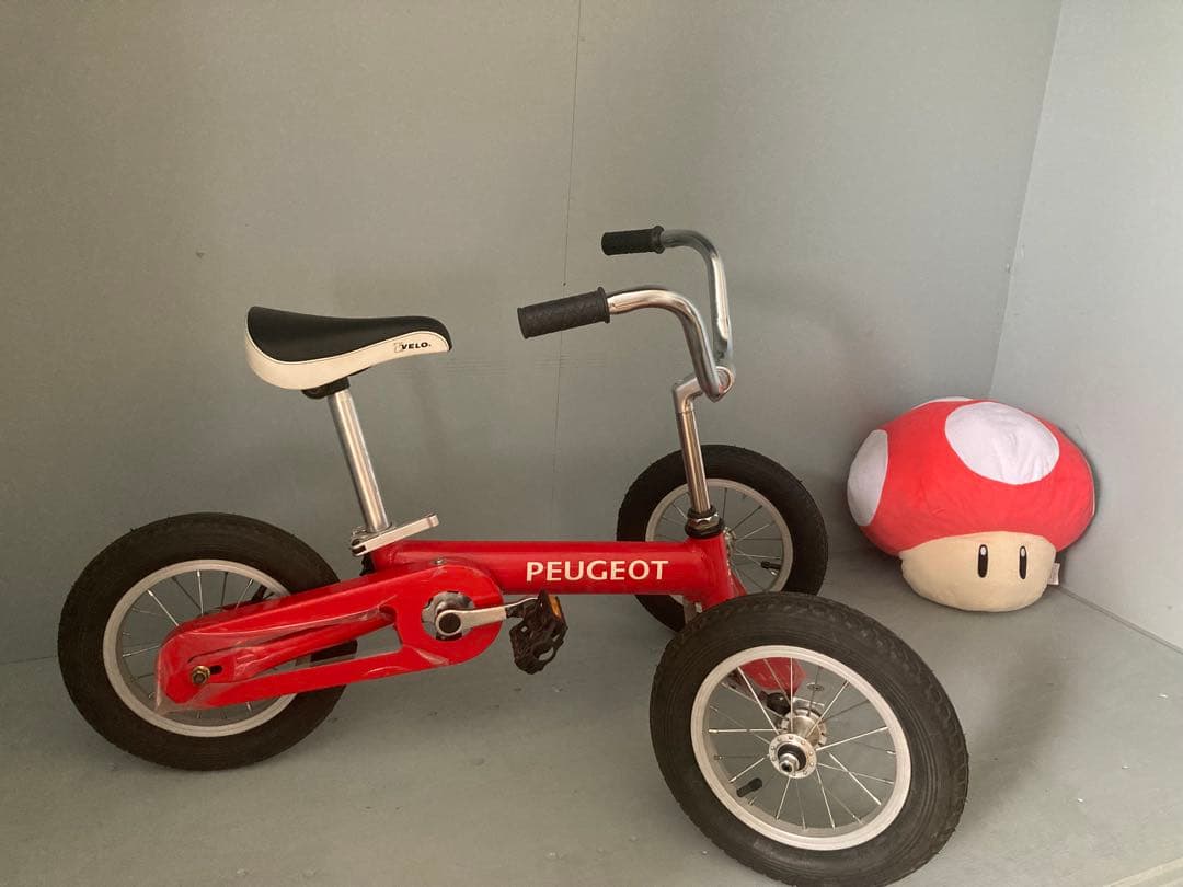 ビンテージ　PEUGEOT 赤 三輪車