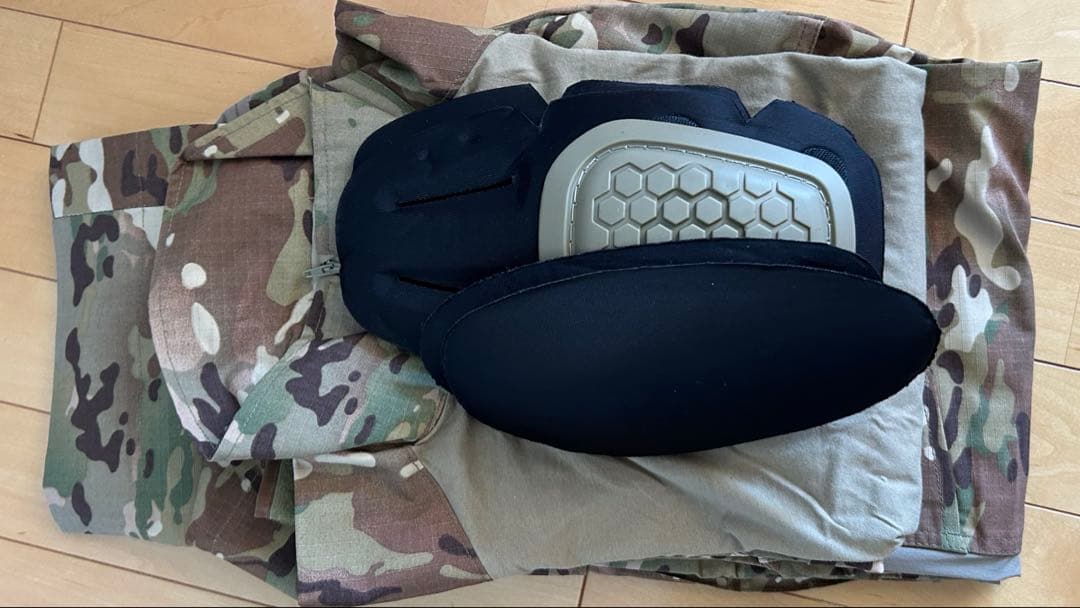 ライラクスマルチカム戦闘服上下セット