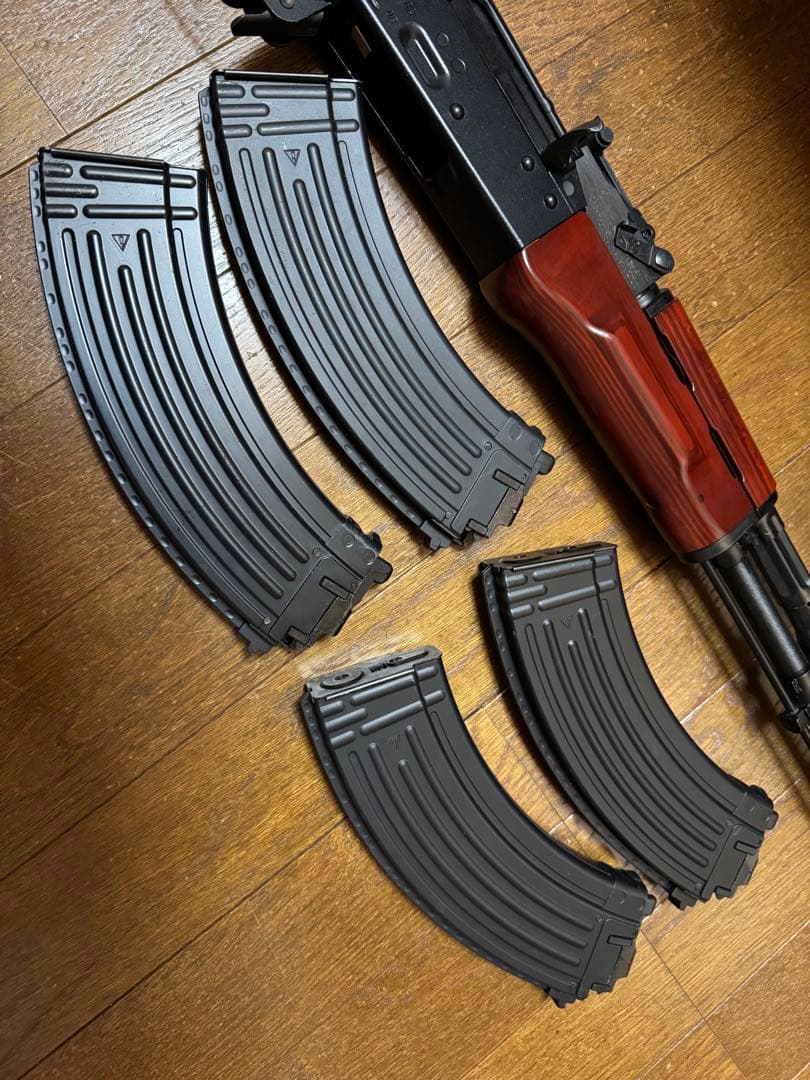 東京マルイ　AKM 箱無し　マガジン4個付き