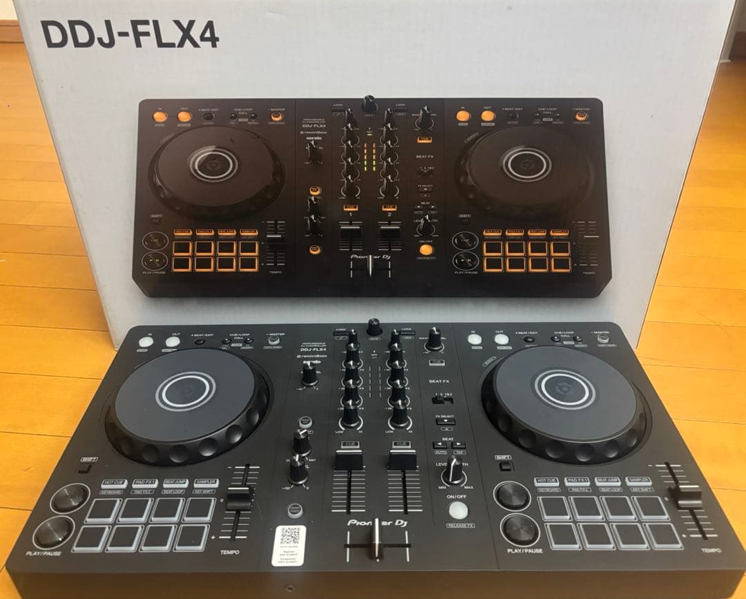 Pioneer DJ DDJ-FLX4 コントローラー(ヘッドホン付き)