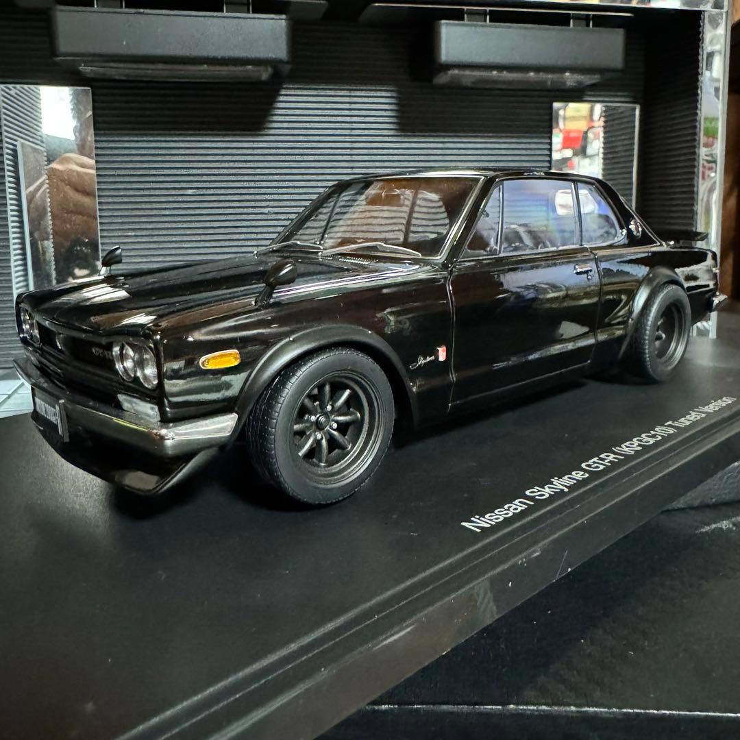 絶版未展示品 オートアート1/18GT-R(KPGC10)チューンドバージョン