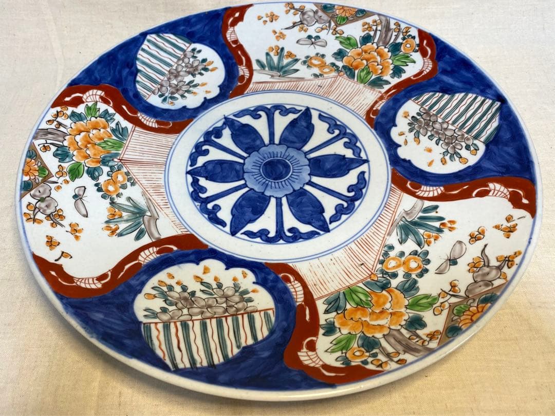 伊万里　古伊万里　色絵　大皿　花の図　蝶の図　1客