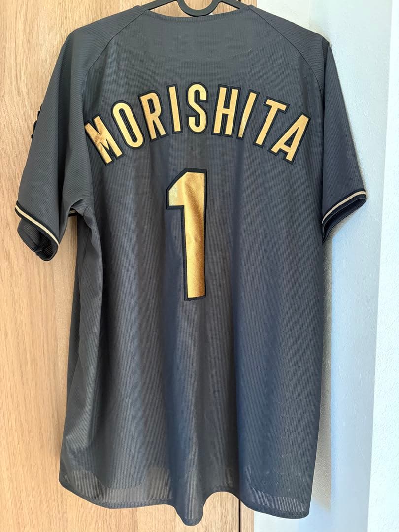 阪神タイガース　森下翔太　レプリカユニフォーム　ブラックダイナマイトシリーズ