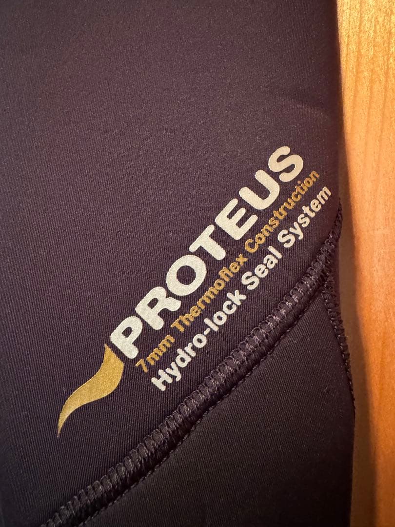 新品 Fourthelement フォースエレメント 7mmウェットスーツ