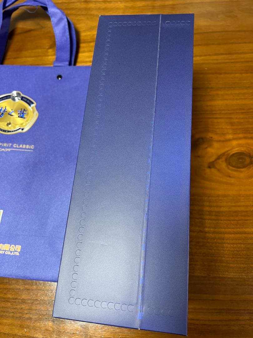 新品手提げ付き 中国の白酒　銘酒　　 【M6夢之藍】550ml 52%