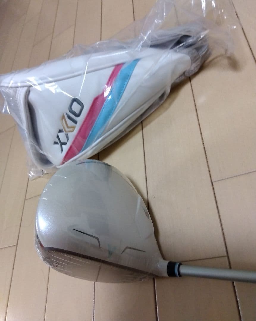 新品◆DUNLOP　XXIO　レディスドライバー　ホワイトモデル　L　13.5゜