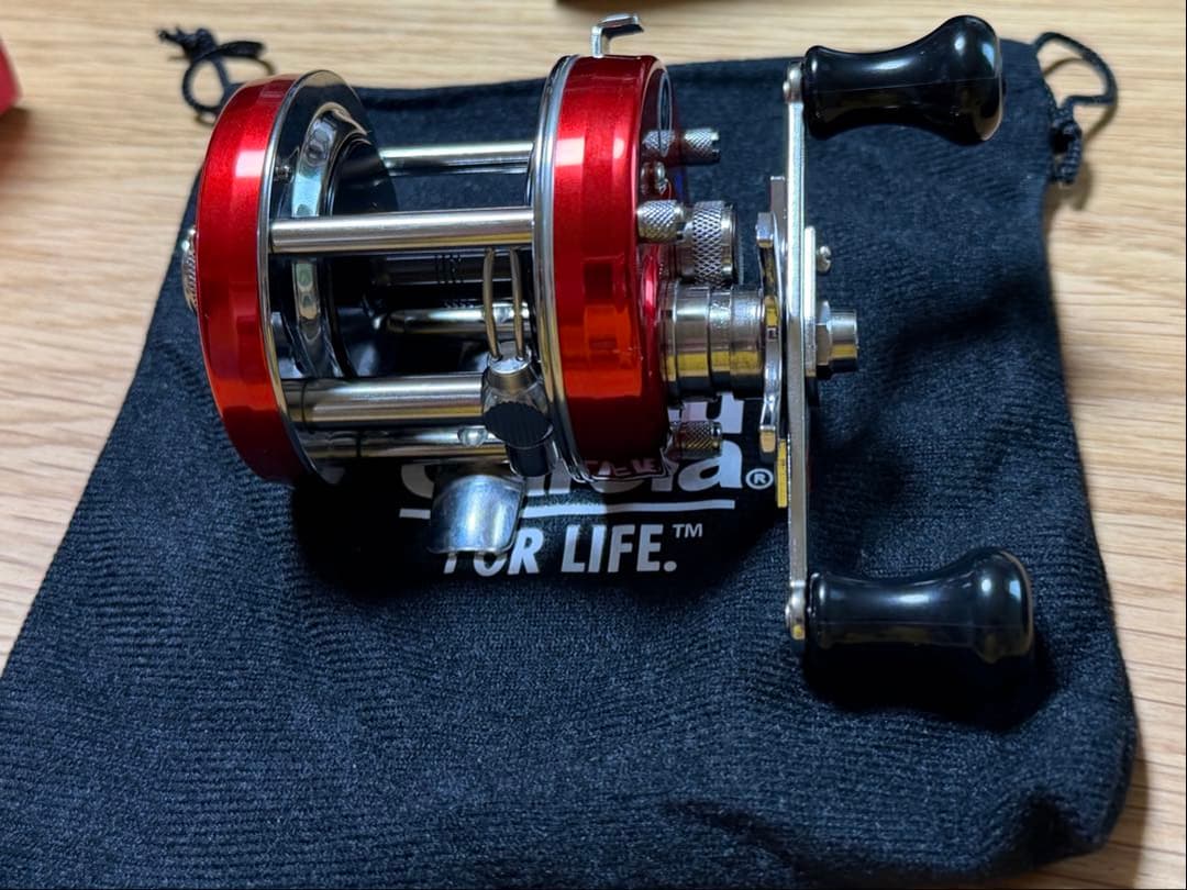 アブガルシアAmbassadeur 5501C ファクトリーチューンレッド