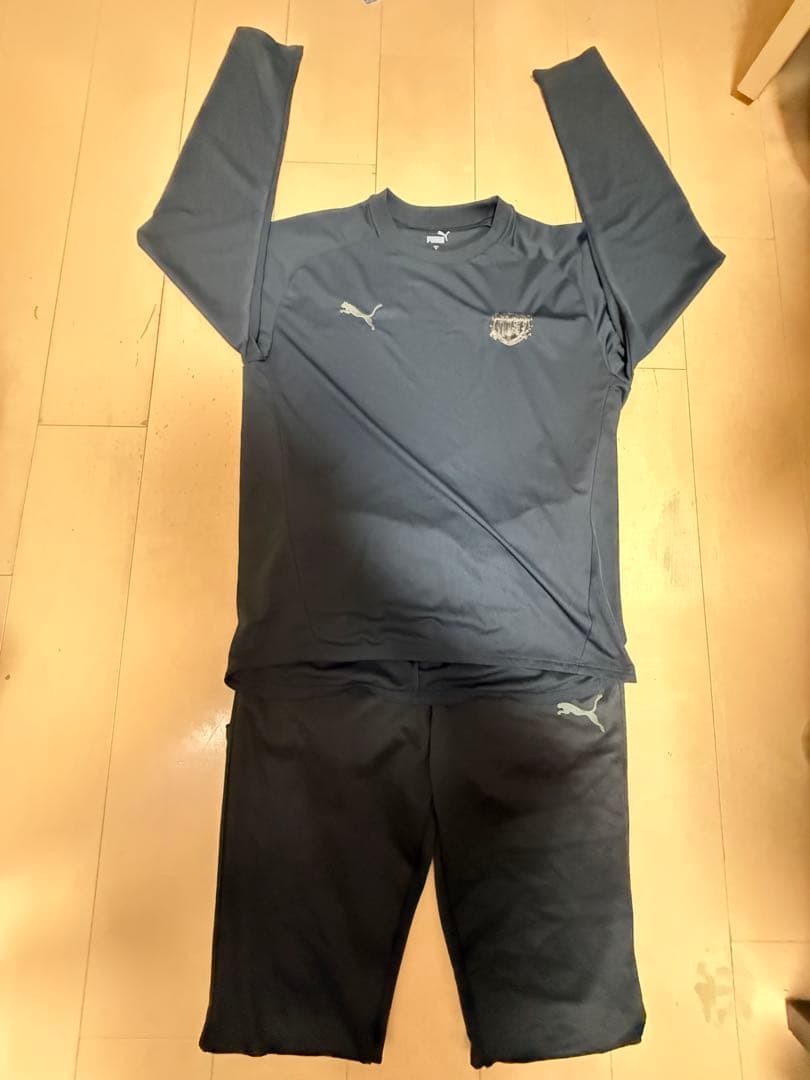 セレッソ大阪Puma ダークブルー 長袖シャツと長ズボンセットアップ