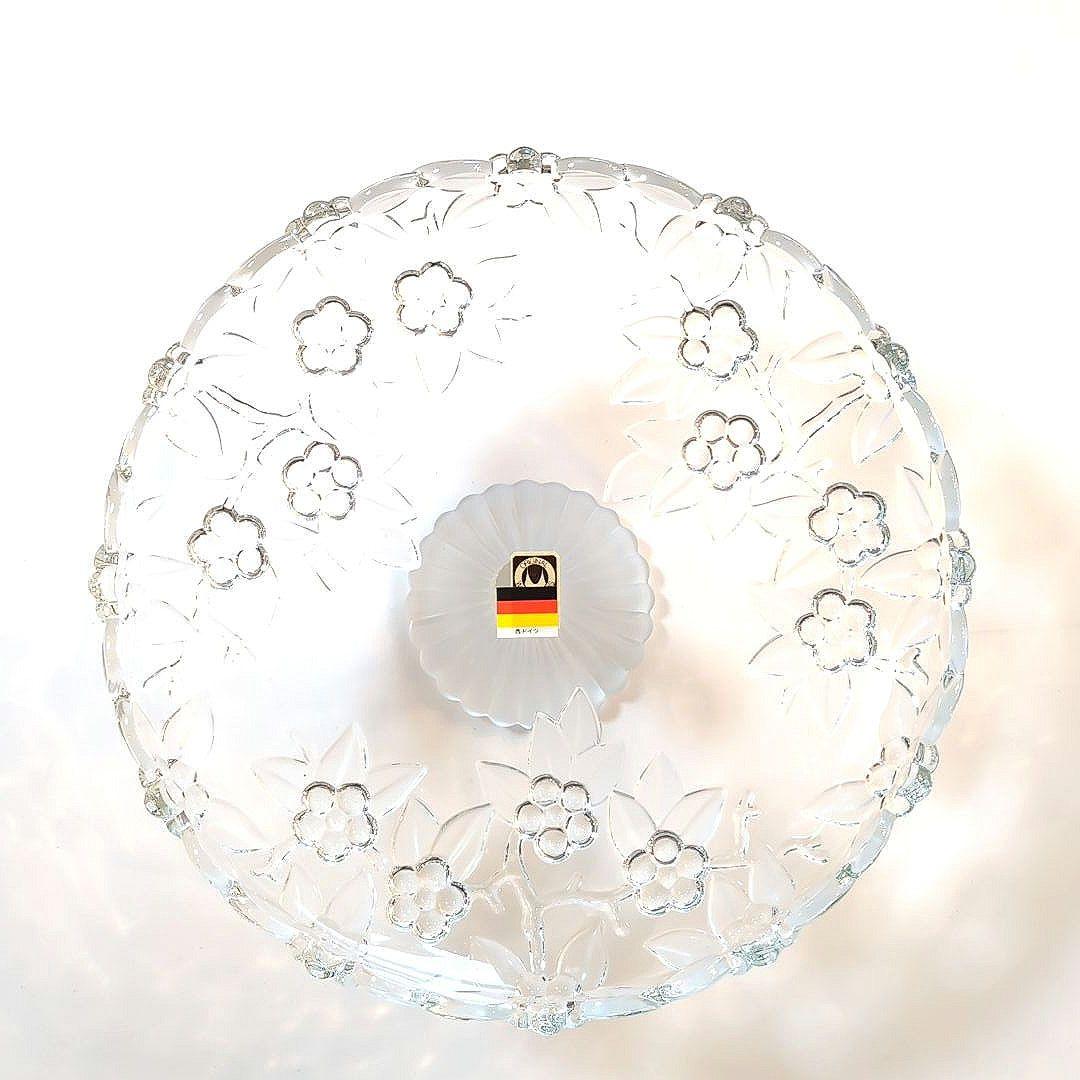 ドイツ製　美しいお花のクリスタルガラスのコンポート皿