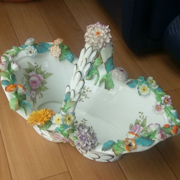 【coalport コールポート】バスケット　花のアップリケ✾優しい色合い