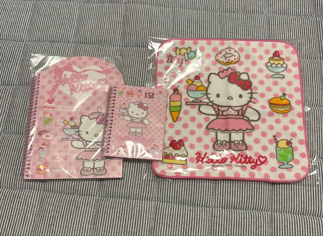 ハローキティ　ウェイトレス　セット