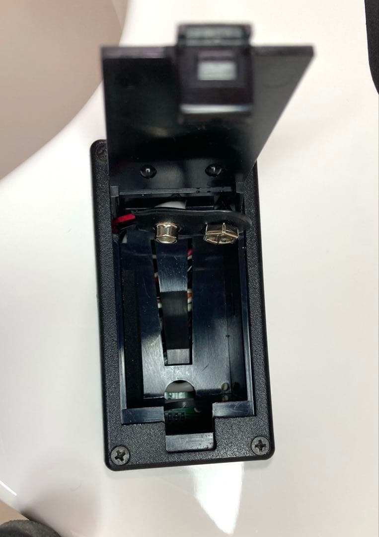 FERNANDES ZO-3 BASS ホワイト アンプ内蔵 ショートスケール