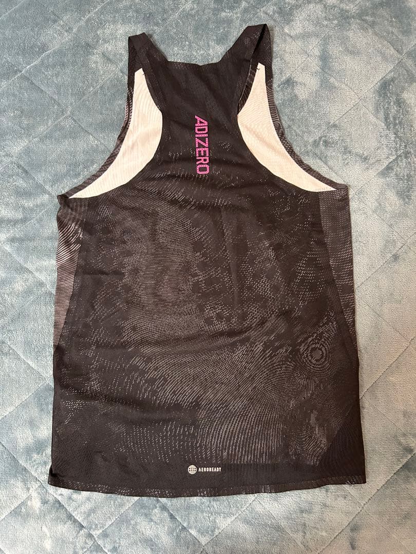 アディダス　アディゼロ　ランニングシングレットとショーツセット　陸上ユニフォーム