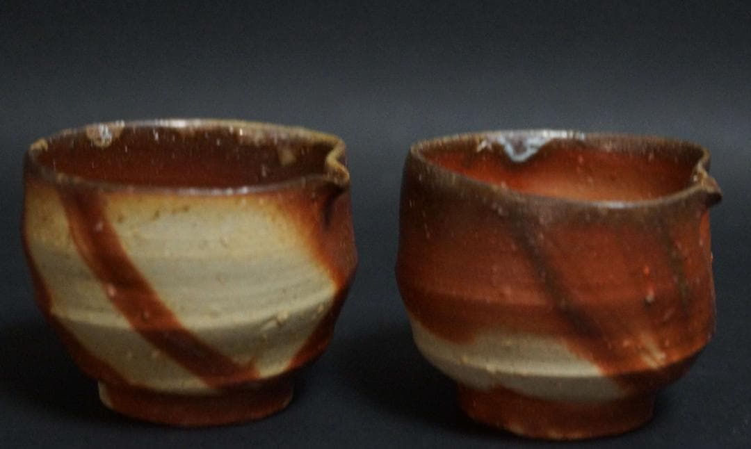 備前焼 小西陶蔵造 雰囲気ある窯変ぐいみ(二客) 片口湯冷まし/ミルクピッチャー