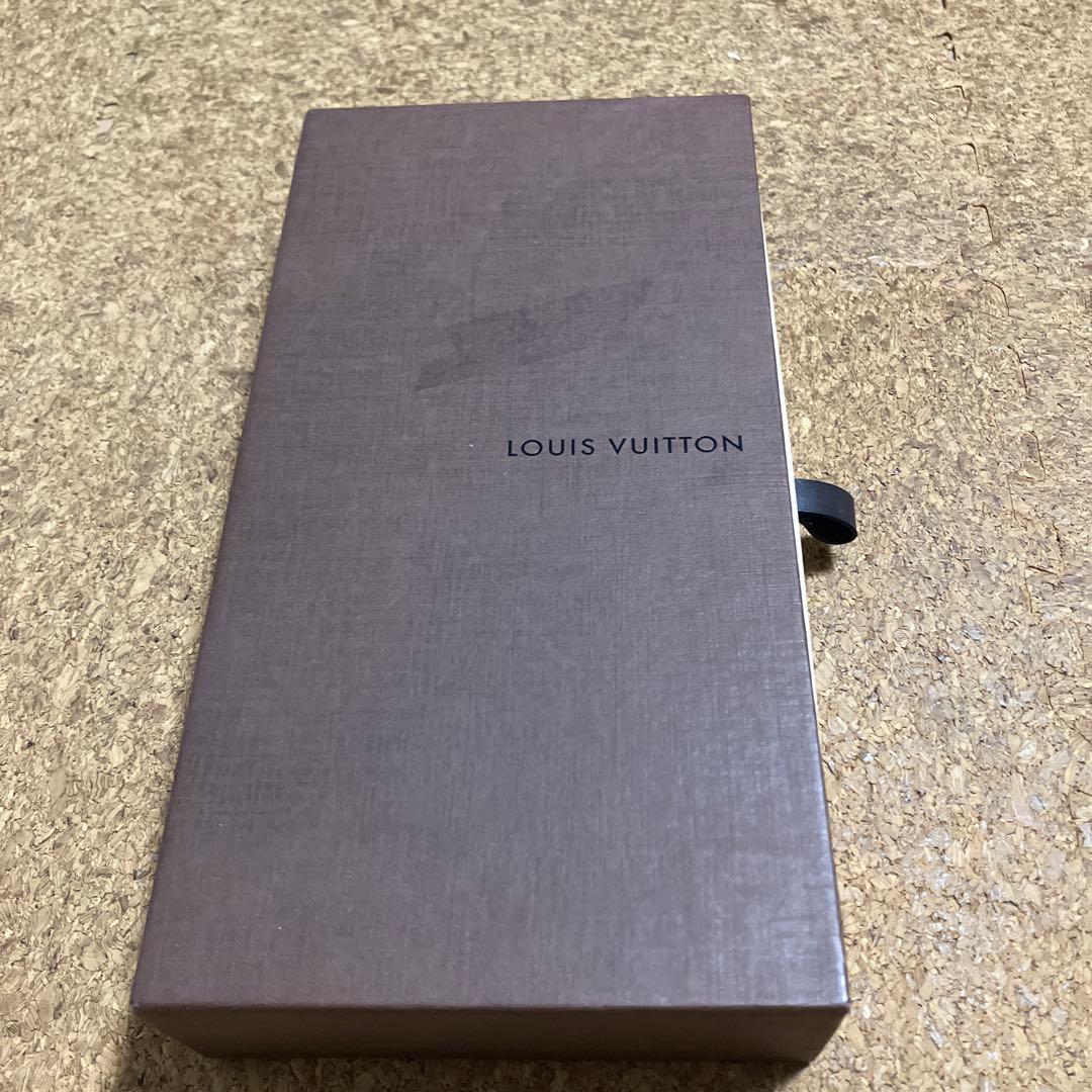 LOUIS VUITTON ギフト箱 クリーム色
