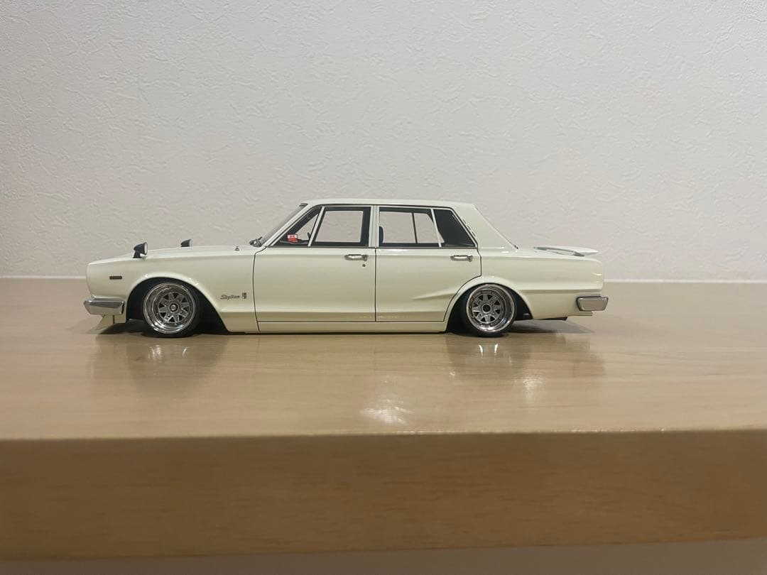 スカイライン ローダウン ホワイト