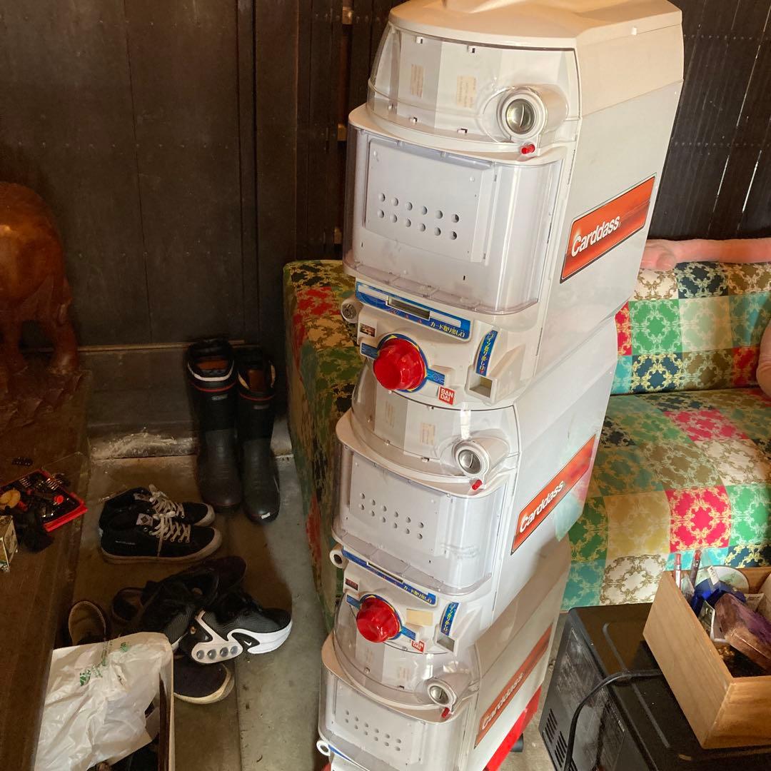 ガチャ機　カードダスマシン　バンダイ