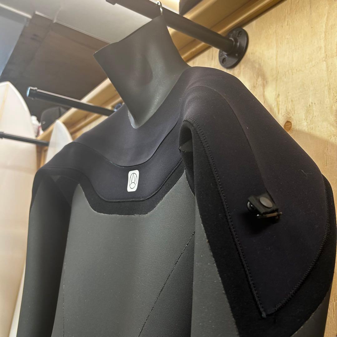 新品　メンズ　セミドライ　ウェットスーツ　5×3ミリ