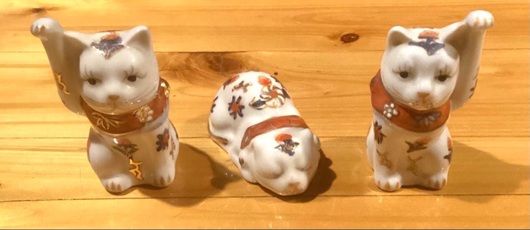 【美品】左右招き猫　眠り猫3点セット　骨董　陶器　置物　工芸品　美術品　伊万里焼