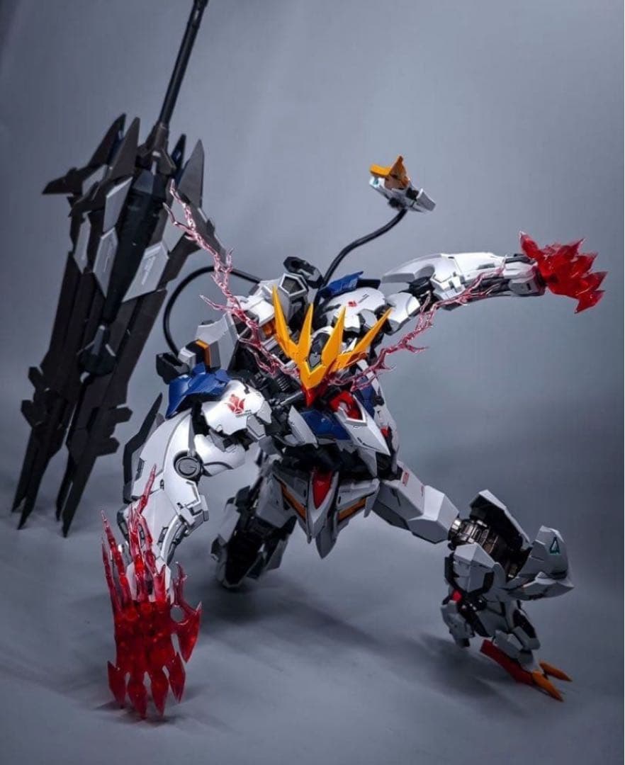 1/100 狼王　バルバトスルプスレクス　ダイキャスト付き　プラモデル