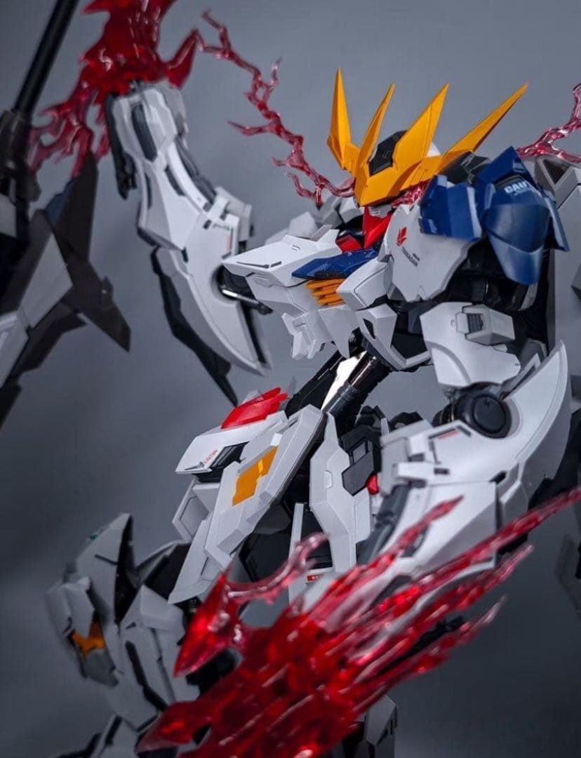 1/100 狼王　バルバトスルプスレクス　ダイキャスト付き　プラモデル