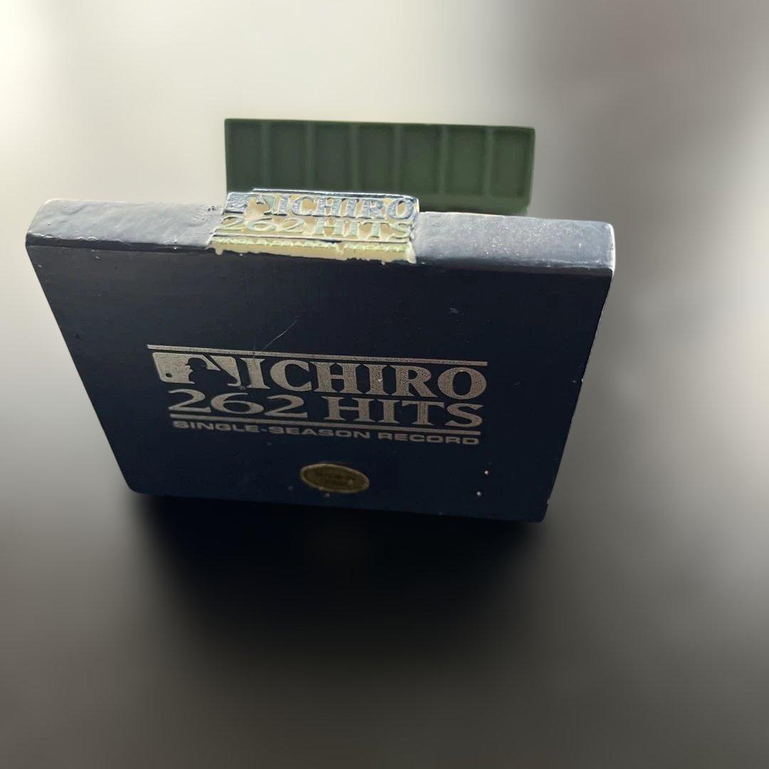 【非売品】【箱なし】【破損あり】イチロー シーズン最多安打262記念フィギュア