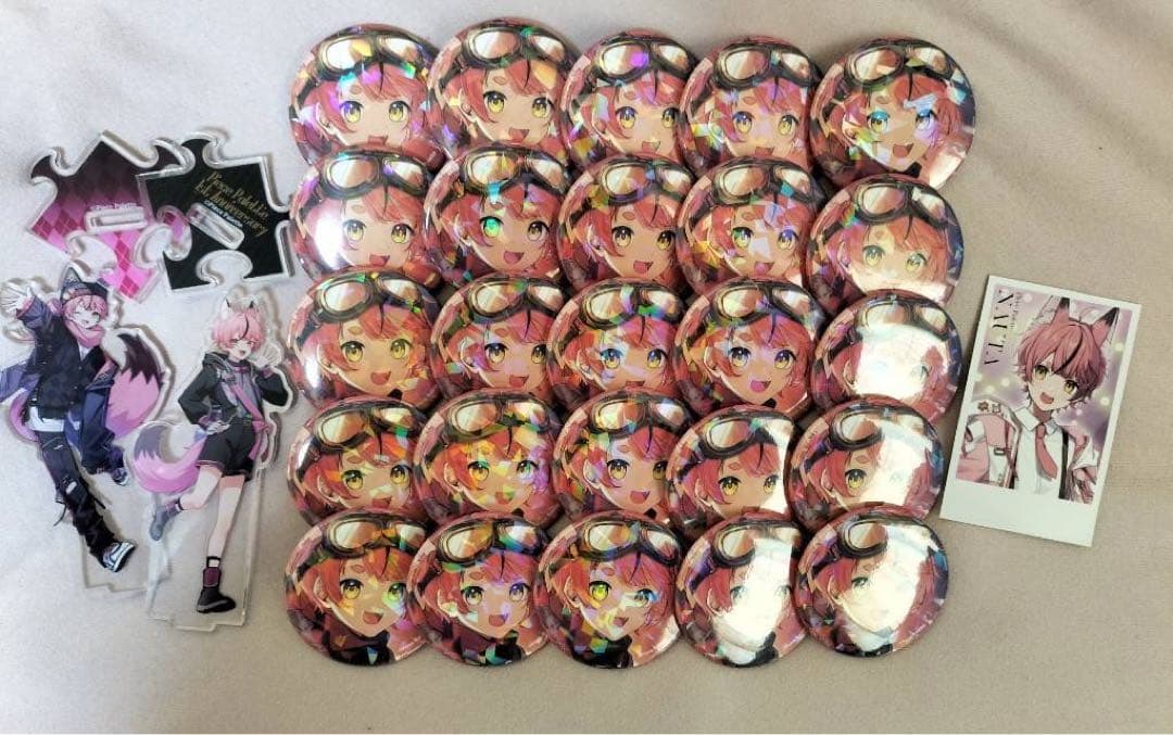 なぅた　キャラクター缶バッジ25個セット、アクスタなど