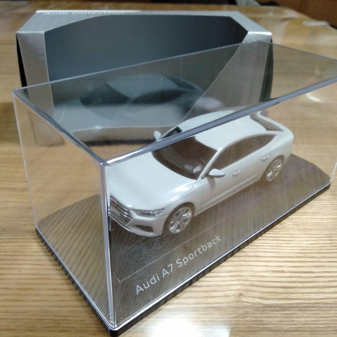 1/43 アウディ Audi A7 スポーツバック Audi 廃番 ケース 箱