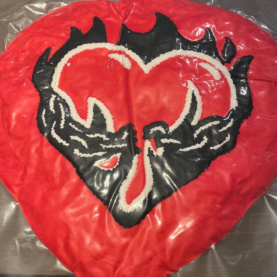 やまと　BLAZE HEART クッション　東京　命の燃やし方展　1