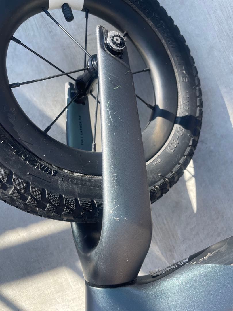 SPECIALIZED HOTWALK CARBON キッズバイク カーボン製