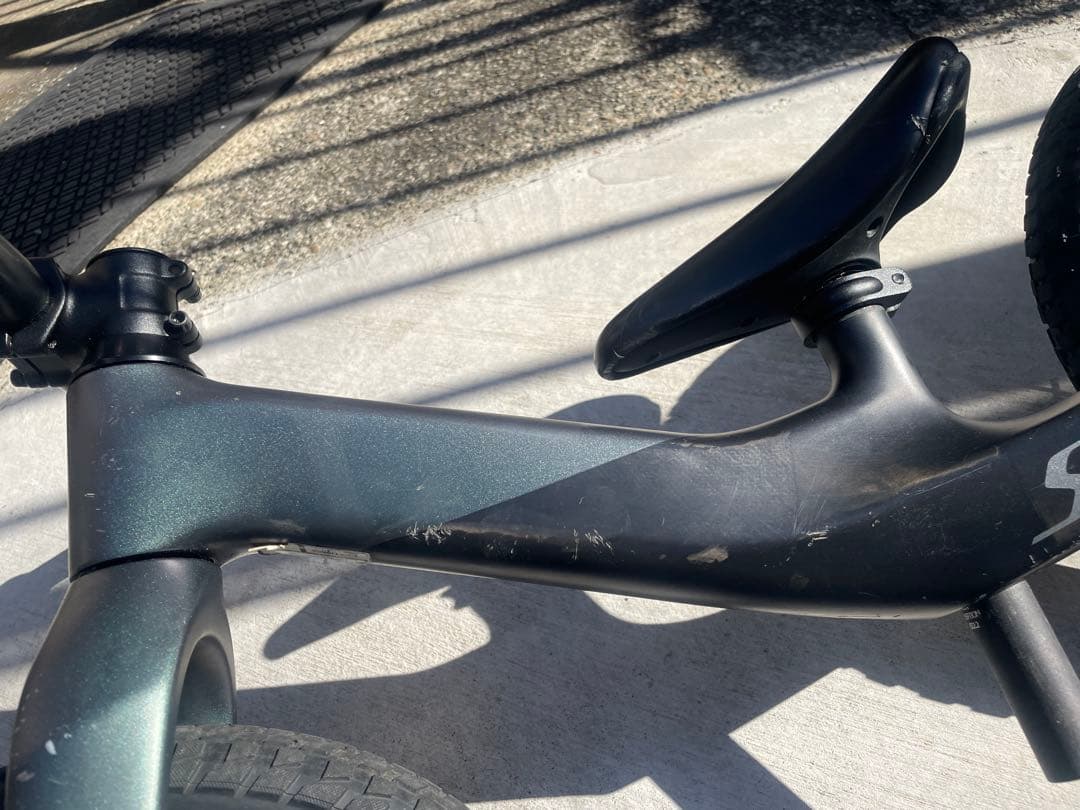 SPECIALIZED HOTWALK CARBON キッズバイク カーボン製