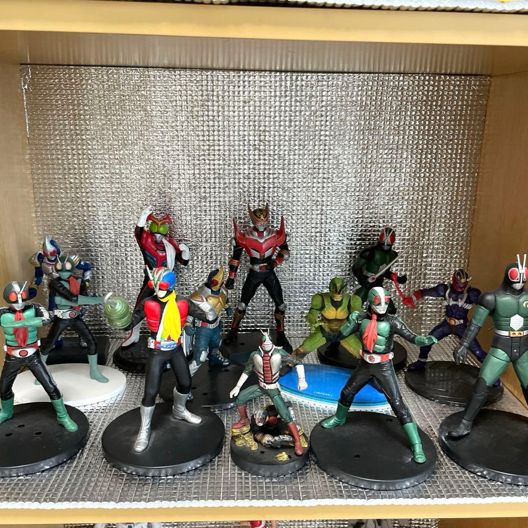 【美品】仮面ライダー フィギュア 13体セット　台座付き