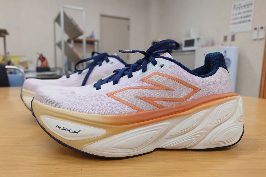 着用1回☆ニューバランス フレッシュフォーム 厚底ランニングシューズ 25cm