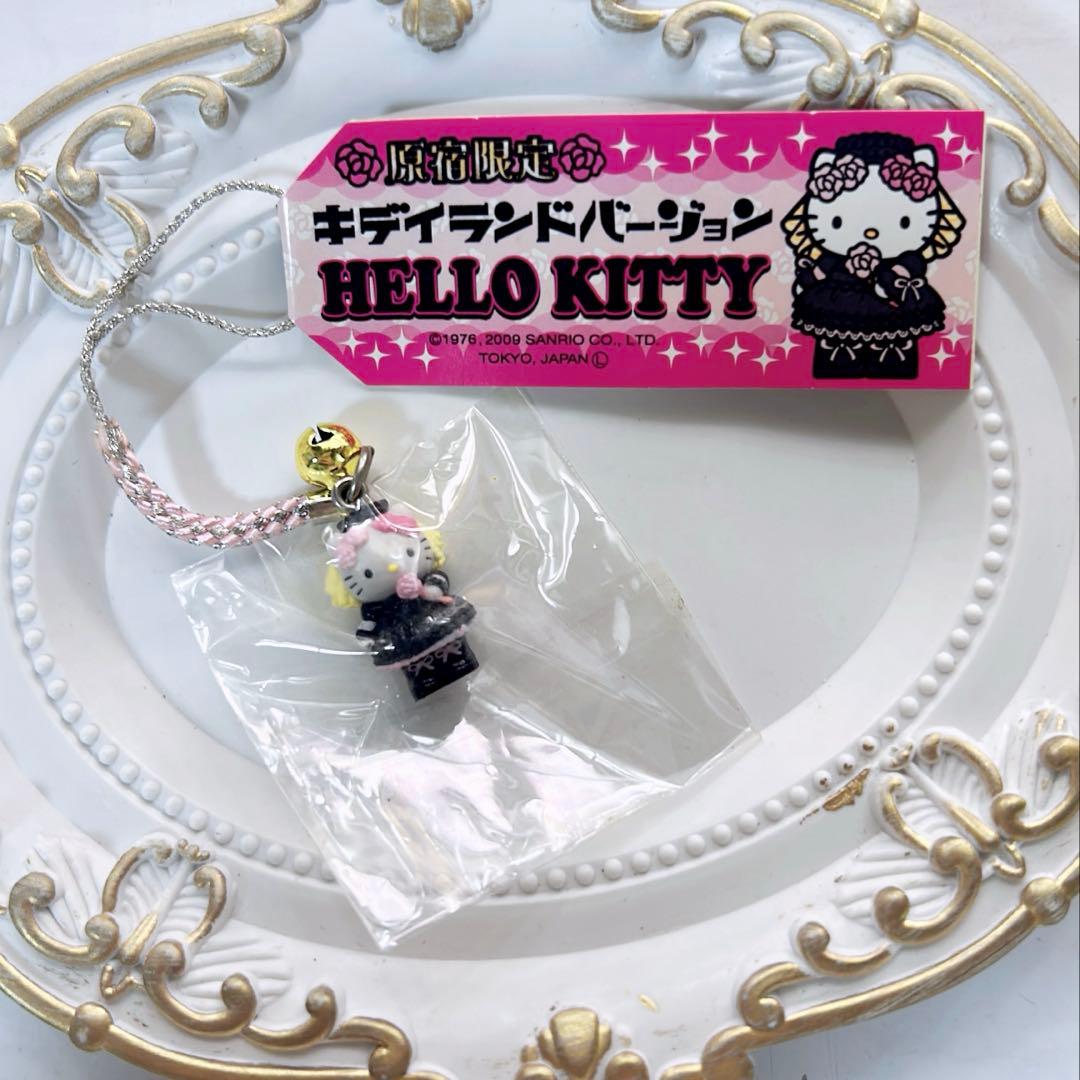 ご当地キティ　原宿限定 キディランドバージョン 根付ゴスロリ