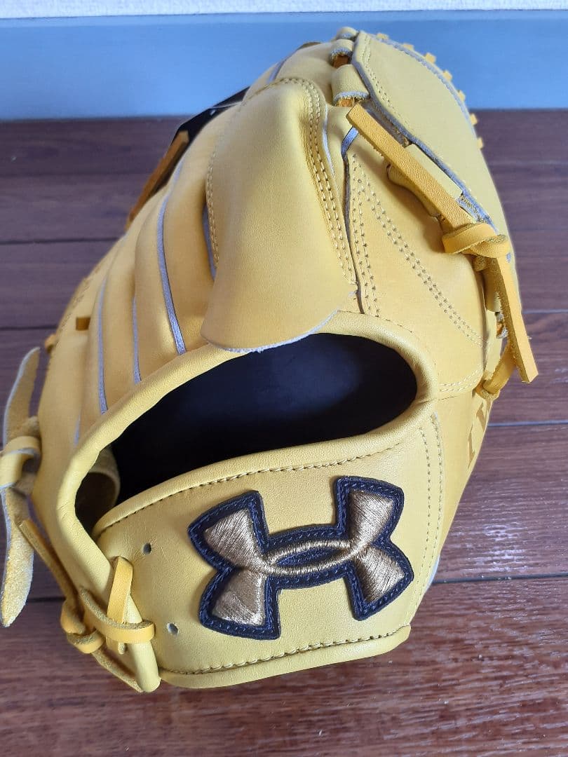 アンダーアーマー硬式投手用カラー:LMNレモンイエロー50％オフ