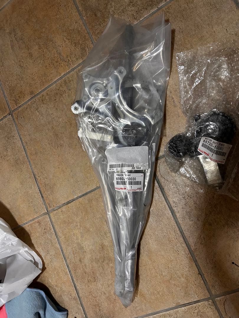 セルシオ30後期　 パワーウインドウレギュレータ　モーター