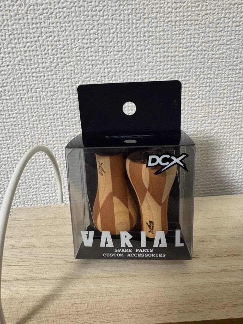 DCX VARIAL WOOD KNOB チェック模様