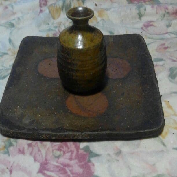 備前徳利と角皿