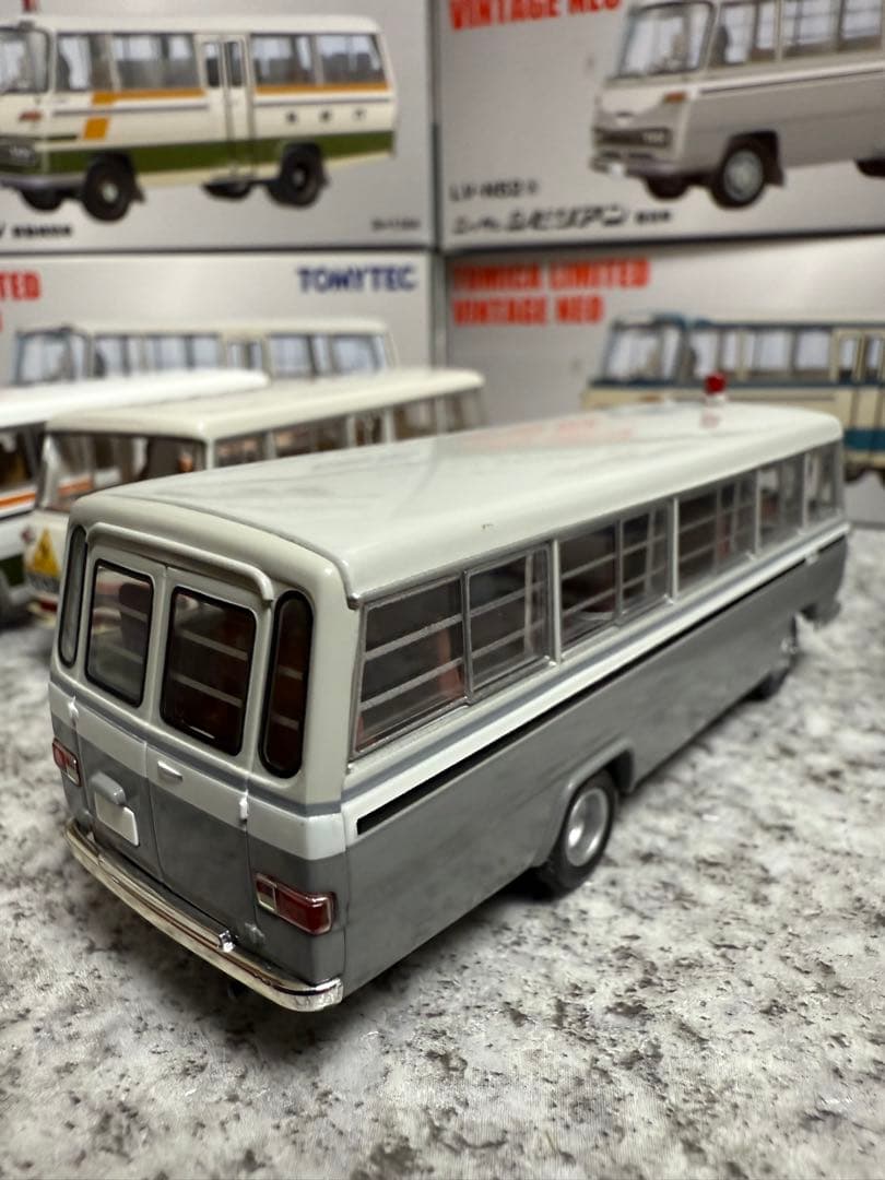 サヤカ様ご友人専用トミカリミテッドヴィンテージネオ￼ニッサンシビリアン4台セット