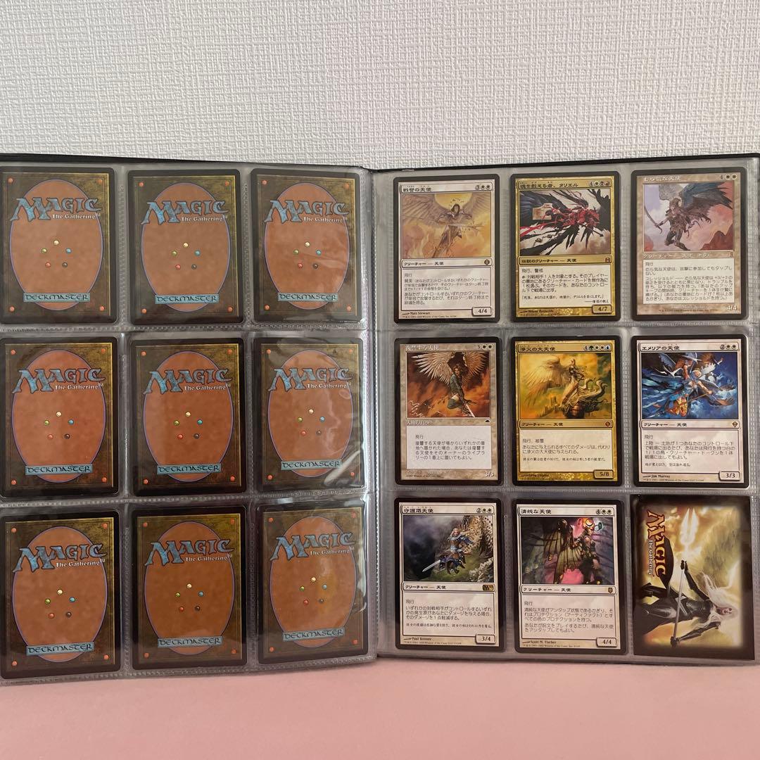 Magic: The Gathering カードスリーブバインダーとカード