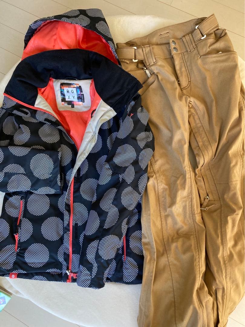 新品　スノボー上下セットSサイズ