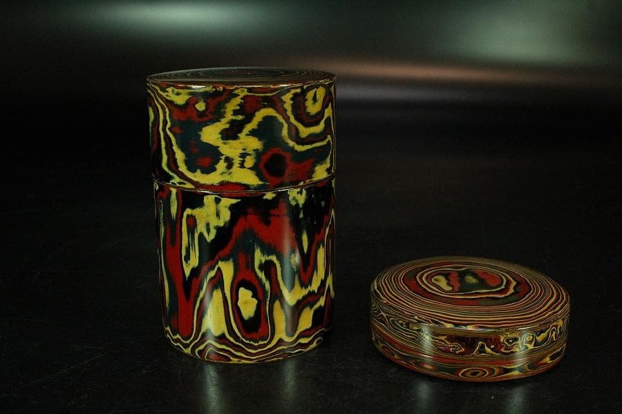 乾漆 色漆堆朱 茶器 香合 雪松作 共箱 未使用(K-A641)