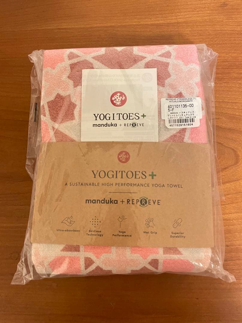 【新品　未使用】Manduka（マンドゥカ） Yogitoes ヨガラグ