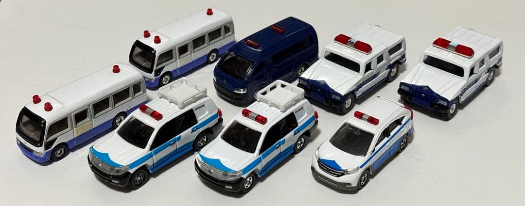 トミカ　パトカー　機動隊車両セット